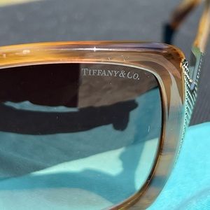 Gorgeous sunglasses!! Negotiable.